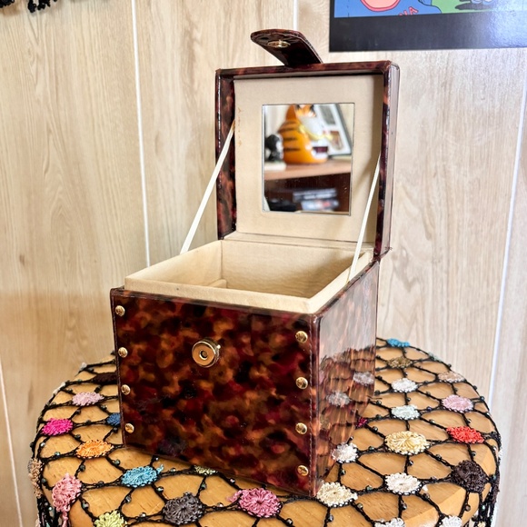 Vintage Hard Tortoise Shell Cosmetic Mirror Box Hand Bag 90s 2000s - Picture 3 of 8